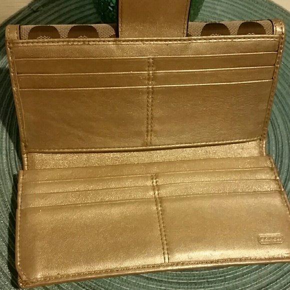 💖 PRICE FIRM COACH LEGACY SIGNATURE WALLET💖 - Picture 5 of 8